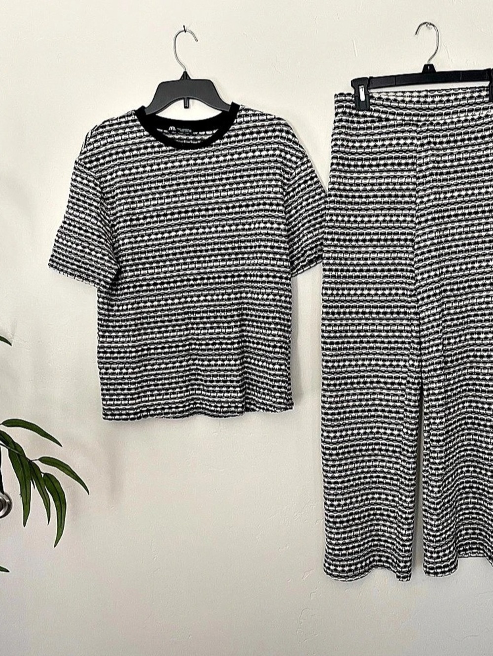 ZARA Boho Black & White Textured Geometric Knit Set Size Medium Fisherman